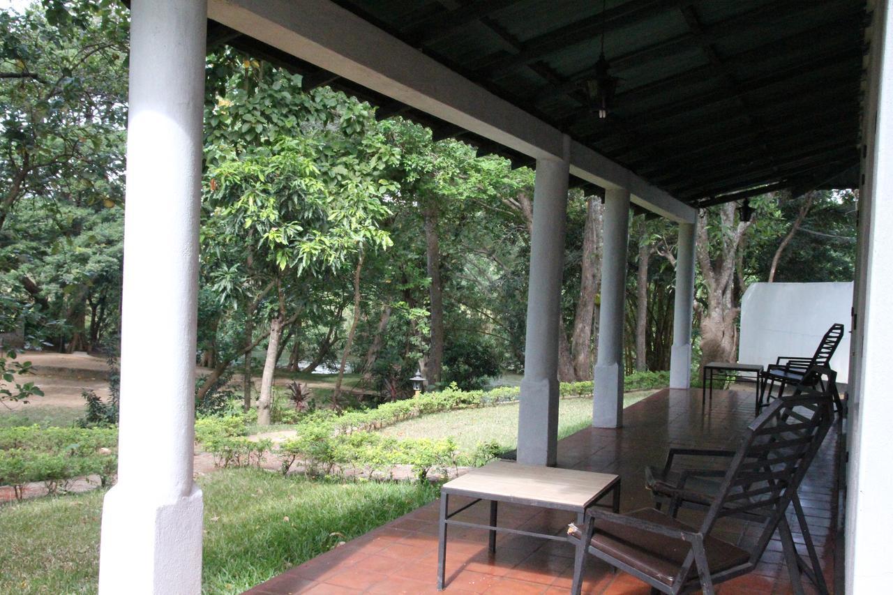 Dambulu Oya Family Park Hotell Dambulla Exteriör bild