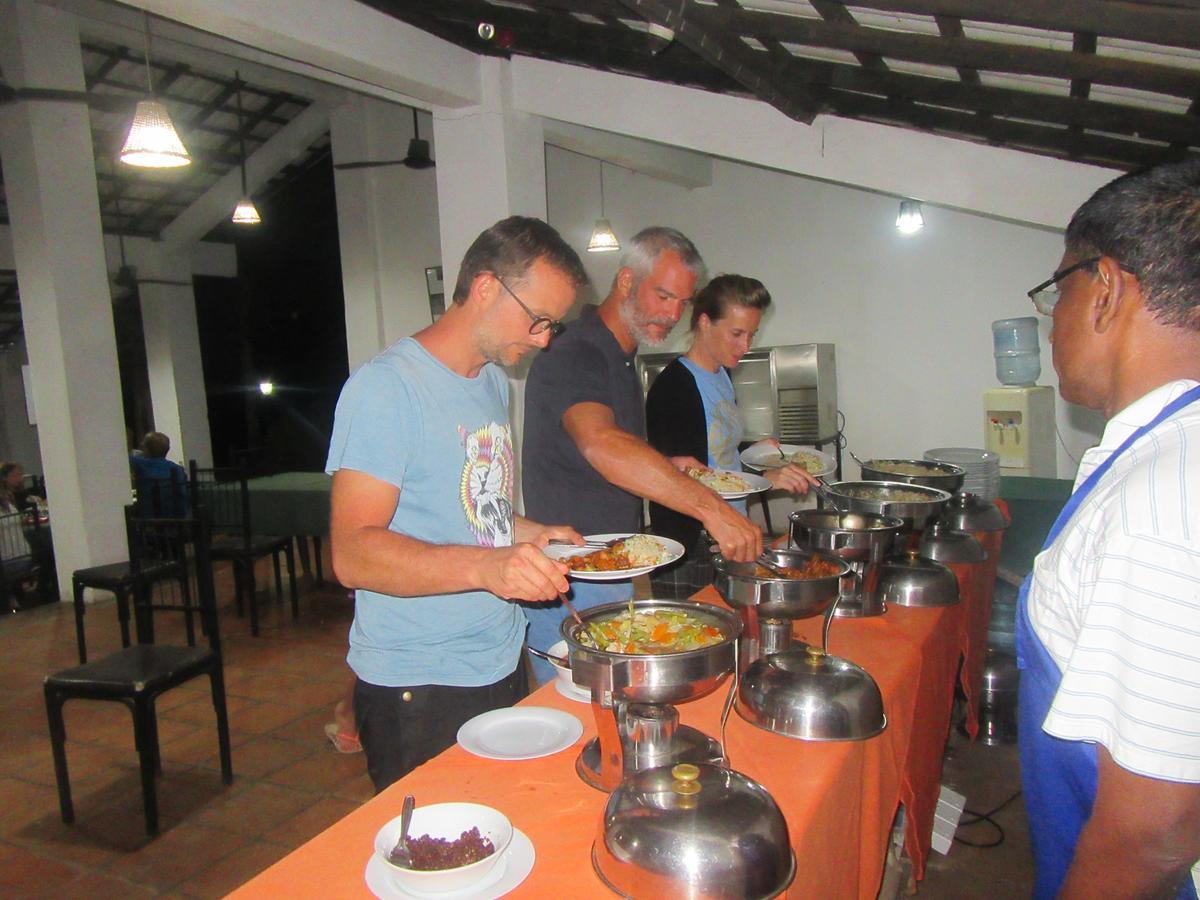 Dambulu Oya Family Park Hotell Dambulla Exteriör bild